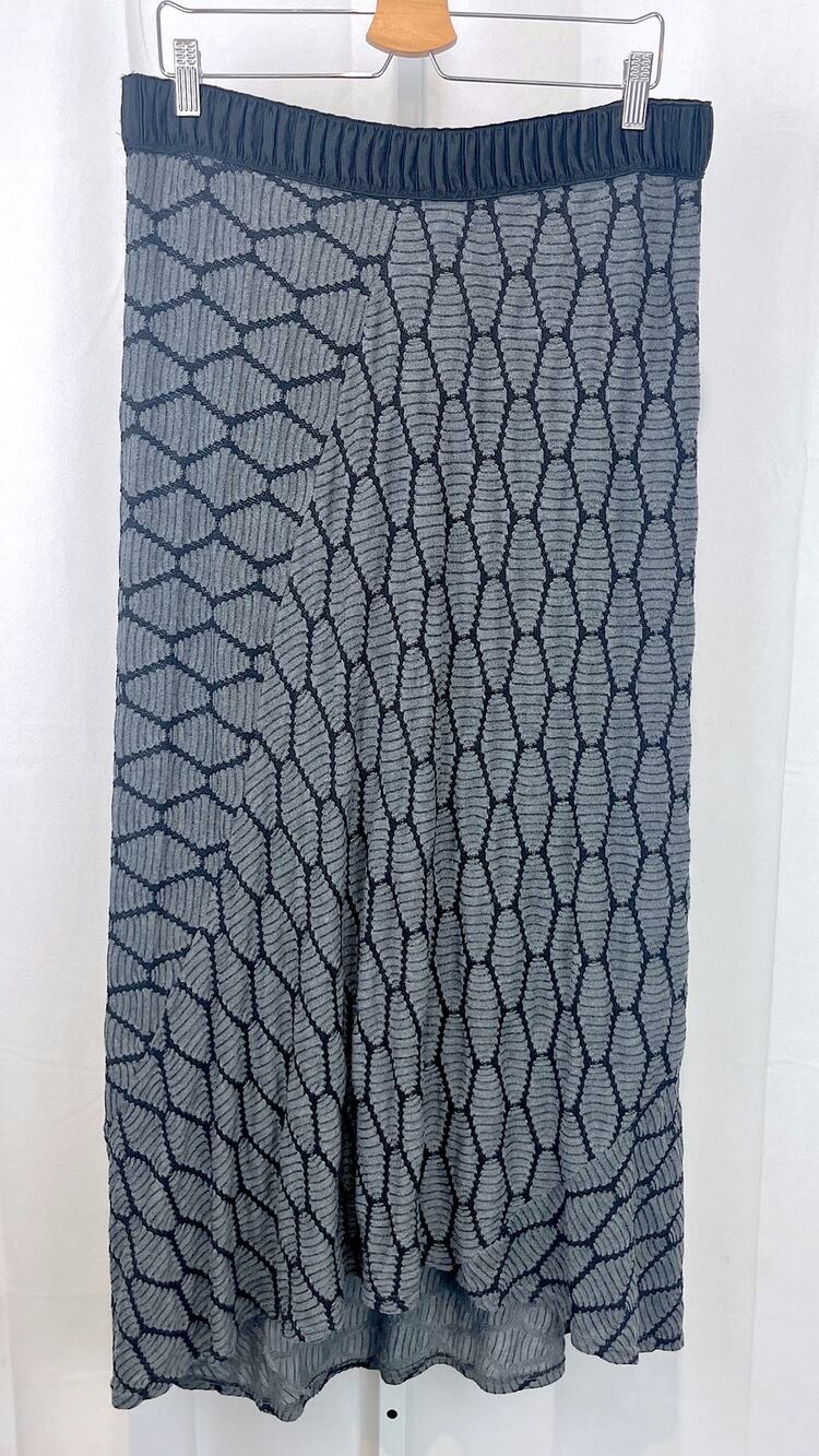 NICHE Nilgun Derman Honeycomb Knit Midi Skirt Pull On Textured Black Gray XL